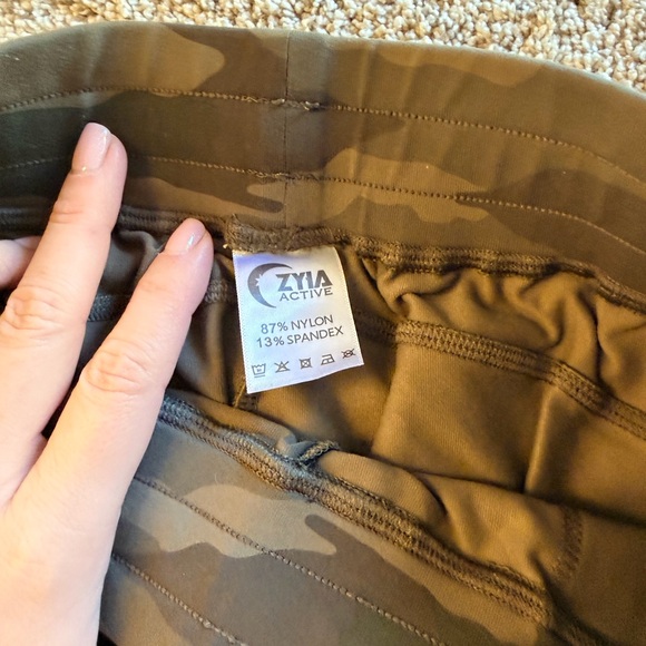 ZYIA Green Camo Unwind Jogger Pants - Picture 5 of 6